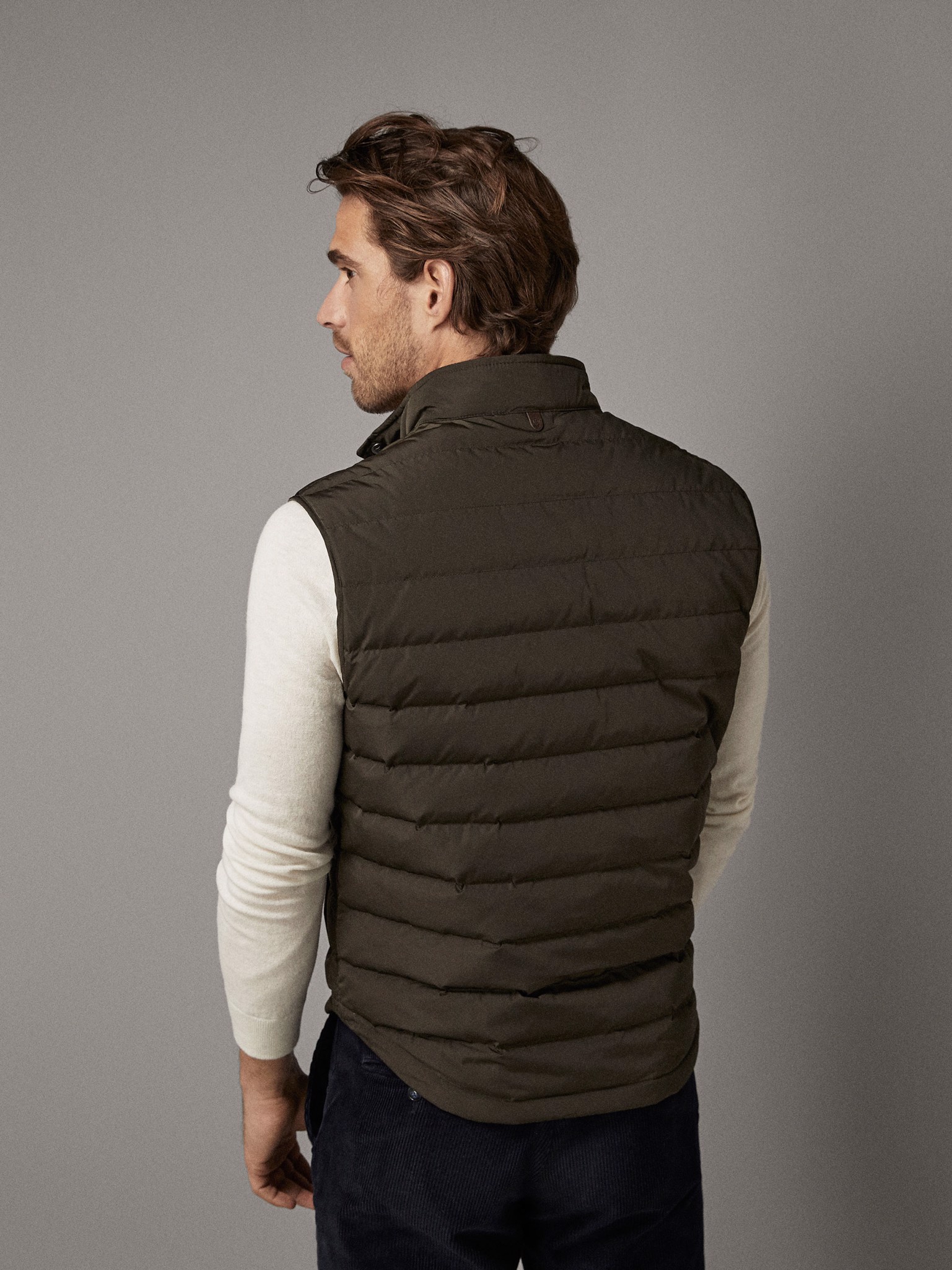 DOWN GILET WITH CONTRAST